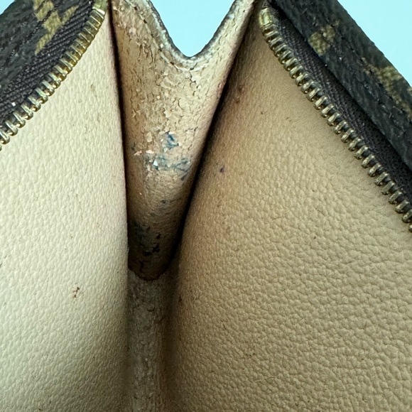 ❗️SOLD❗️Louis Vuitton monogram pouch - Picture 6 of 10